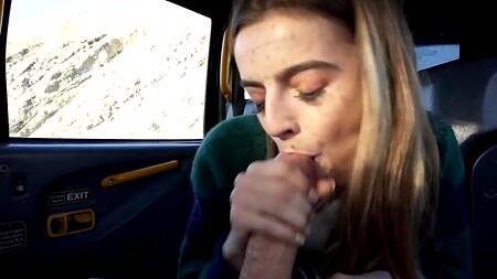 Худая Alba Lala в сетке отдается таксисту в анал