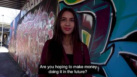 Худая Vanessa Alessia в кожанке трахается с парнем за деньги