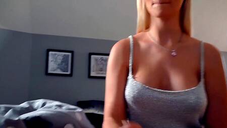 Секс с мачехой Sharon White лучше дрочки в носок