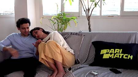 Просто друг разводит индийскую красотку на секс