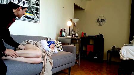 Подсмотрел за мастурбацией милой мусульманки и трахнул её