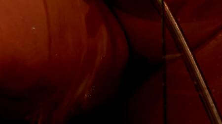 Снимает комнату и трахает толстую хозяйку с сочной жопой