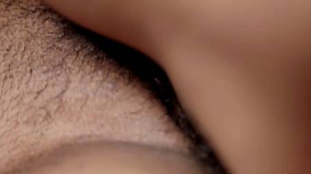 Индийская девушка давно не трахалась и поэтому отдается мужику