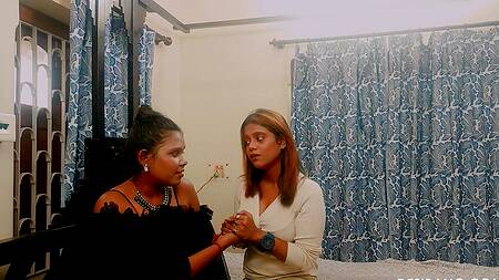 Толстая индийская девушка давно не трахалась и переживает