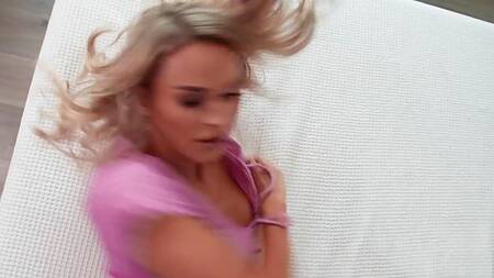 У жены красивая младшая сестра и ебется она страстно