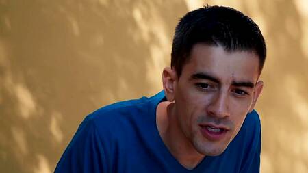 Занялась анальным сексом не только с бойфрендом, но и с соседом