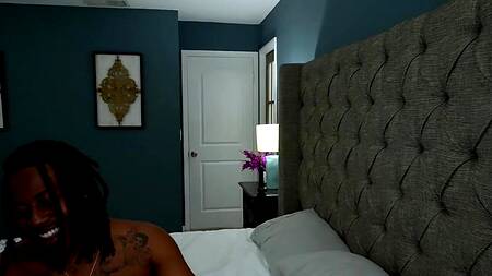 Фантазия зрелой красотки воплощается в реальность, её трахет негр