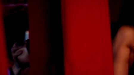 Босс на репетиции трахает самую жаркую стриптизершу в жопу