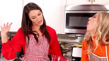 Сделали день благодарения незабываемым, отдавшись пасынкам