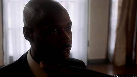 Эту красотку скромной не назовешь, она знает чего хочет