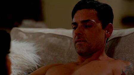 Загорелой жене с висячими сиськами хочется секса