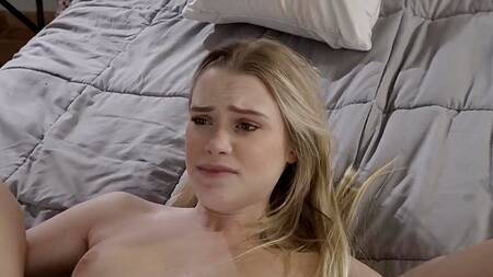 Черный мужик не сдержался и поимел белую подругу дочери