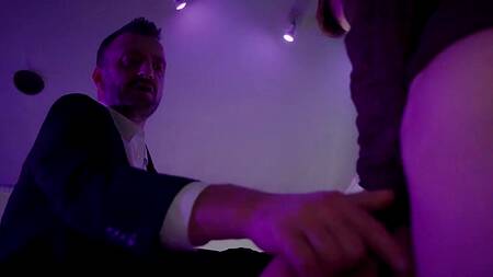 Сделал для жены сюрприз, позвав парня на МЖМ