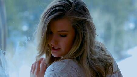 Поехала с подругой в горы и соблазнила на лесбийский секс