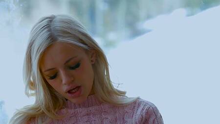 Поехала с подругой в горы и соблазнила на лесбийский секс