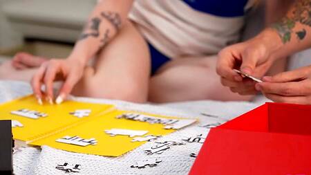 Рыженькая сводная сестра с косичками хочет на член братика