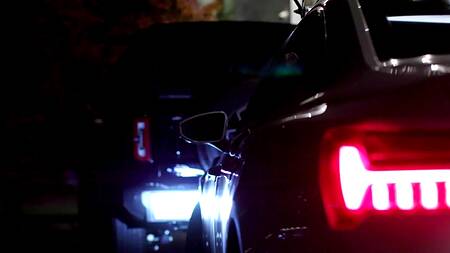 Богатые телки на дорогой машине подцепили негра на ЖМЖ