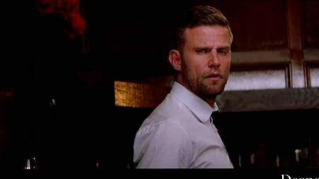 Закрыл ресторан и очень страстно поимел клиентку