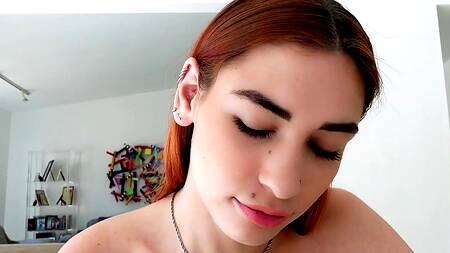 Рыженькая падчерица наслаждается членом отчима