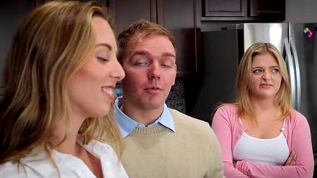 Развратная мачеха покажет как нужно ебаться с её пасынком