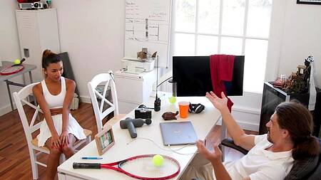 Стройная студентка азиатка хочет на член физрука