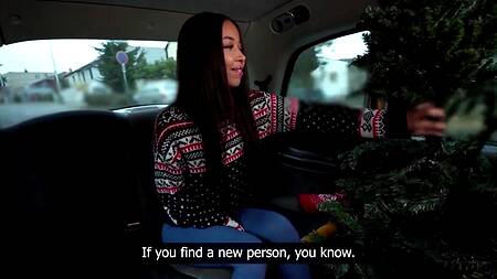 Поздравил смуглую азиатку с наступающим, трахнув её в бритую киску