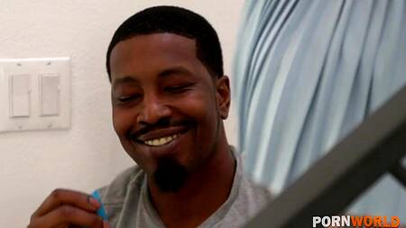 Так рыжая ещё не кончала - она пробует двойное проникновение