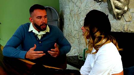 Богачи засыпают красоток деньгами и жестко ебут во все щели