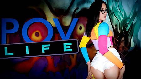 Пошел гулять по заброшке и познакомился там с развратной красоткой