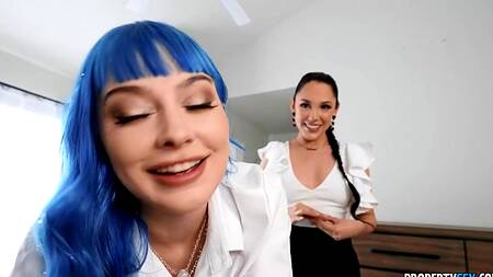 Жена застала няню за минетом и присоединилась