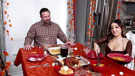 Главное блюдо на день благодарения - киска падчерицы