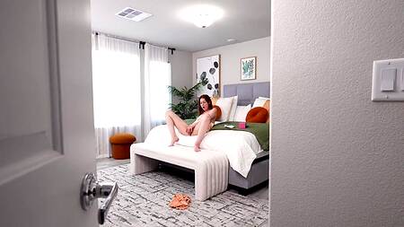 Сводной сестре не обязательно дрочить, её может трахнуть брат