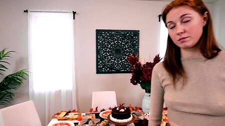 Сводной сестре не обязательно дрочить, её может трахнуть брат