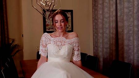 Сбежала с собственной свадьбы и ебется с таксистом