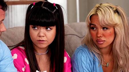 План на сегодня - обменяться отчимами и заняться групповым сексом