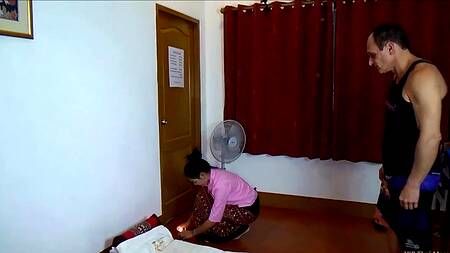 Стройная массажистка переходит от эротического массажа, до секса