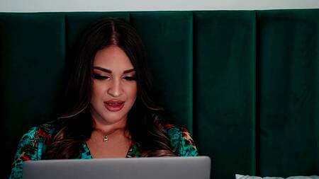 Жена дрочит на порно? Теперь муж может ей изменить