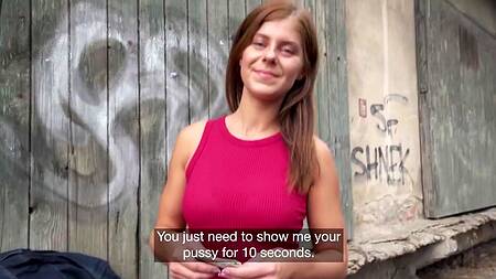 Милая телка с красном белье готова ебаться за деньги