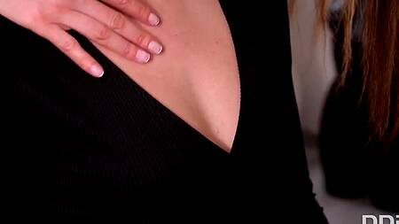 Учительница музыки оказывается лесбиянкой