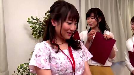 Японские ученые проводят исследования через групповой секс