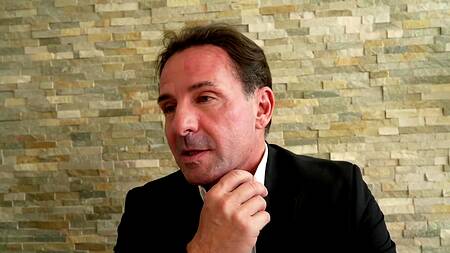 Новая работница отдается боссу в попку в первый рабочий день