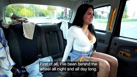Таксист живет в машине и трахает красивую пассажирку