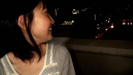 Показал милой японке свою квартиру и трахнул её на балконе