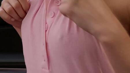 Отвез няню домой и заодно страстно трахнул