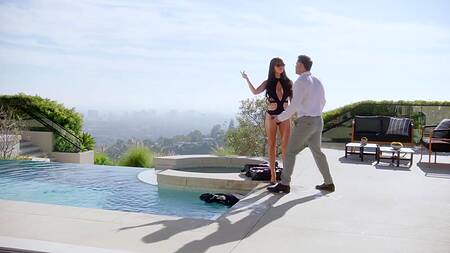 Помирился с истеричной красоткой и страстно её трахнул