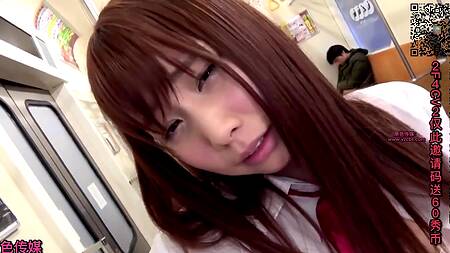 Рыжая студентка по дороге домой занялась сексом в метро