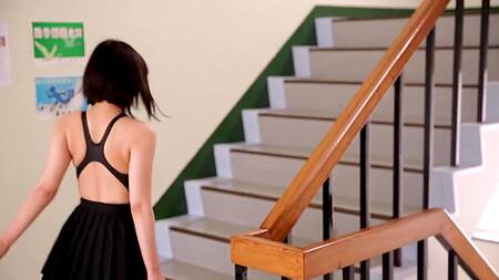 Спортивная студентка трахается с физруком и другими студентами