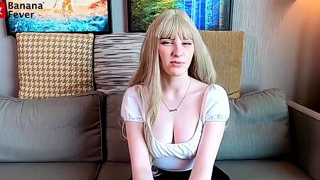 Милая европейская девушка трахается с японцем