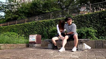 Милая японка после свидания наслаждается сексом