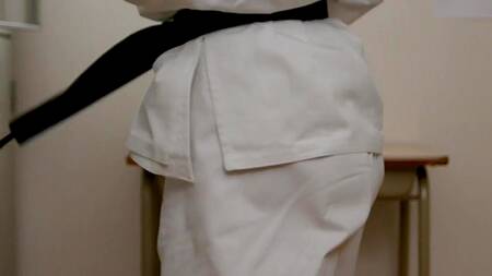 Милая японка трахается как с учителем, так и с однокурсниками